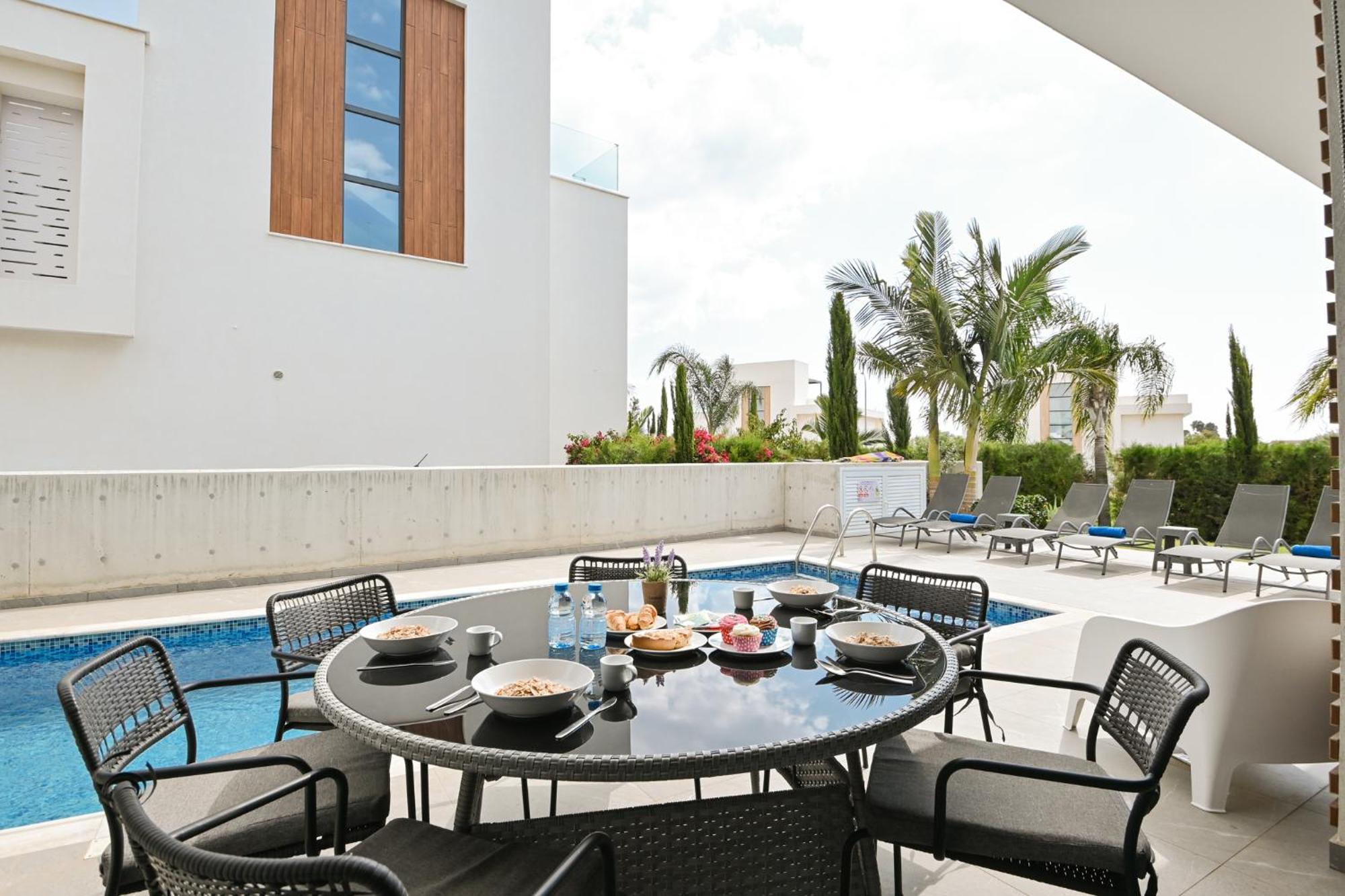 By The Beach Villa 12 بروتاراس المظهر الخارجي الصورة