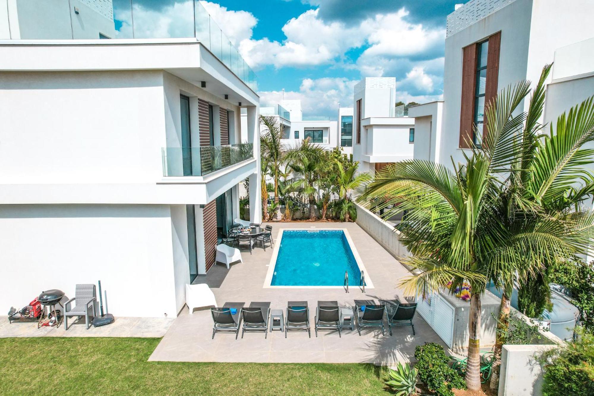 By The Beach Villa 12 بروتاراس المظهر الخارجي الصورة
