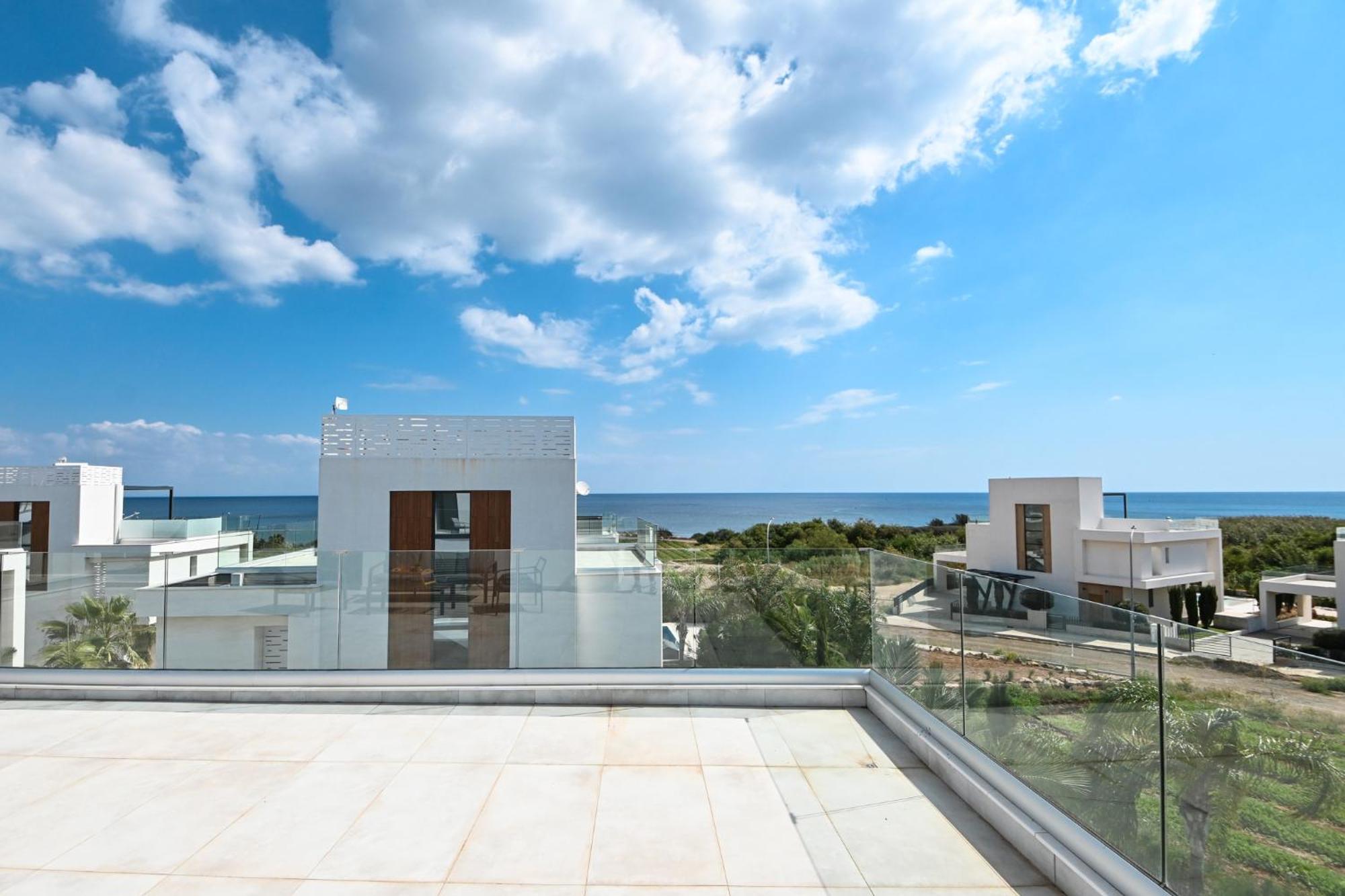By The Beach Villa 12 بروتاراس المظهر الخارجي الصورة